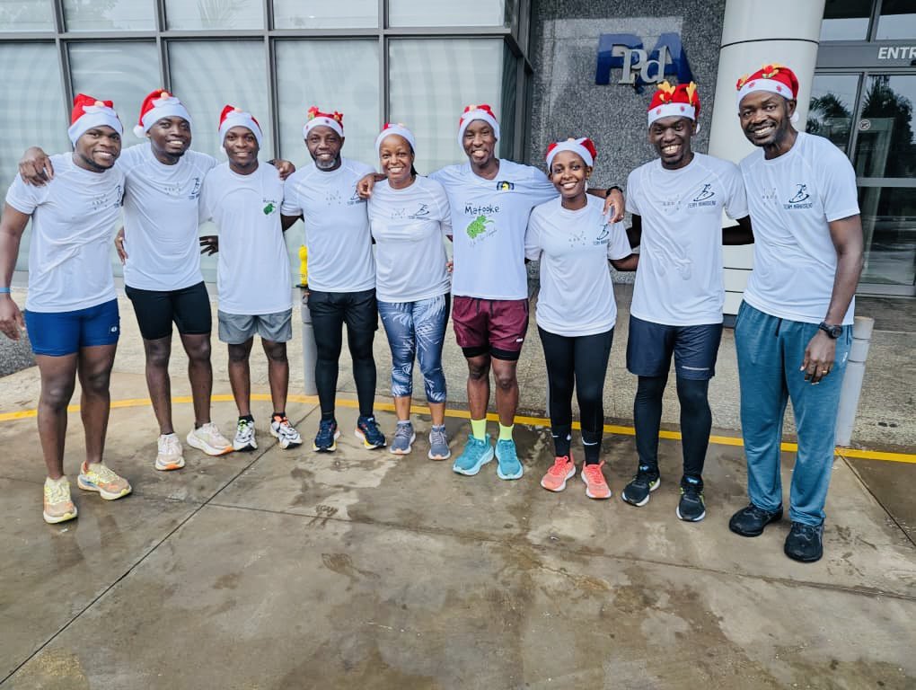 nakaseroboys's tweet image. Miles,smiles &amp;amp; festive spirit all the way! 
Santa Run vibes! 
Seasonal greetings! Rain or shine we show up! Today’s run had a festive touch as we wore Santa hats . #TeamNakasero #FestiveRun