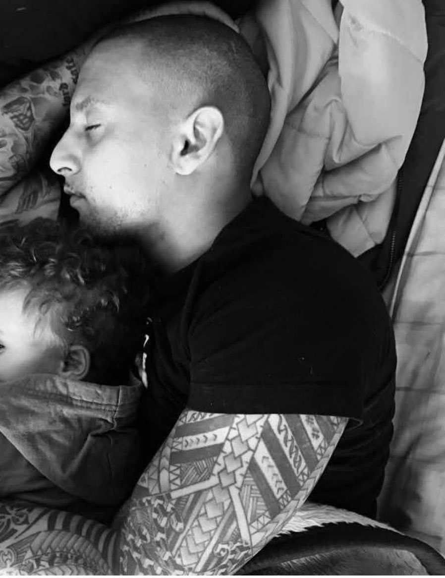 This is officially a war between good and evil. 🇿🇦🇿🇦💚💚 good shall win, evil is losing. With our eyes we shall see it.

The aim is to make SAns fearful, refuse it and declare everyday: “I will fear no evil”.

Rus sag masekind 💔🇿🇦May God grant your soul rest and eternal peace.