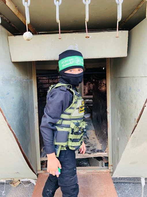 الجيل الجديد 
جيلٌ يعشق الجهاد والدفاع عن الارض والمقدسات