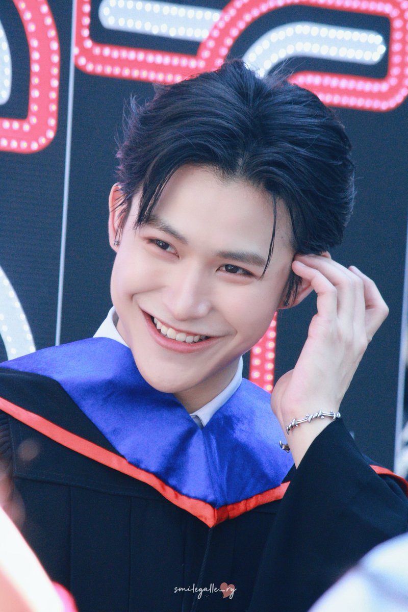 mycun_do's tweet photo. 171225🤏🏻
🎓✨ @piyangkull
#FIRSTGRADUATIONDAY
#FIRSTPIYANGKULL #FIRSTLOVE
#มอดอpic https://t.co/y76pYij3l4