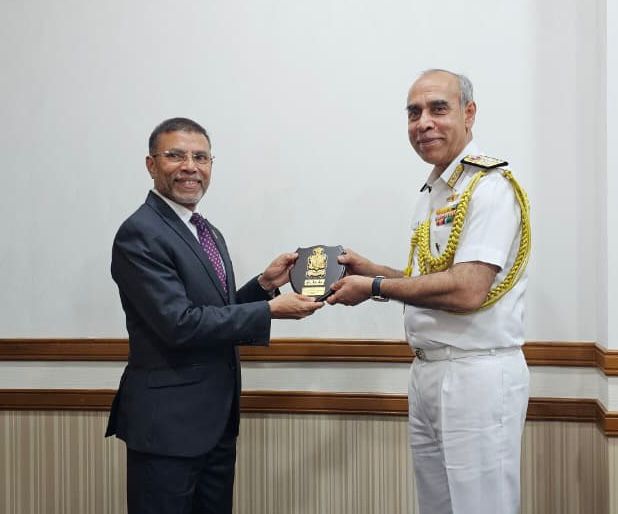 indiannavy's tweet photo. During the ongoing visit to the #Maldives, VAdm Tarun Sobti, #DCNS, called on H.E. Dr Abdulla Khaleel, Minister of Foreign Affairs @abkhaleel. 
DCNS also called on H.E. Ibrahim Latheef, NSA @ibrahimlatheeff. 

DCNS reiterated India’s commitment to enhance maritime cooperation with Maldives for a safe & secure Indian Ocean Region #IOR.

#MAHASAGAR
 🇮🇳 🤝 🇲🇻 #BridgesofFriendship 

@SpokespersonMoD @MEAIndia
@MoFAmv