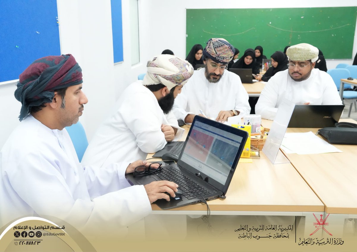 EduGovSbt's tweet photo. يتواصل تنفيذ برنامج أنشطة تعزيز الأمن الالكتروني المدرسي لمعلمي تقنية المعلومات بالمحافظة 
 البرنامج ينفذ في  مركز  التدريب ويتضمن  تطبيقات عملية حول تعزيز الأمان في أجهزة انترنت الأشياء و تطبيقات التعامل مع الخدمات الالكترونية و حماية الخصوصية
#فعاليات_تعليمية_جنوب_الباطنة https://t.co/hpsdrhDKQl