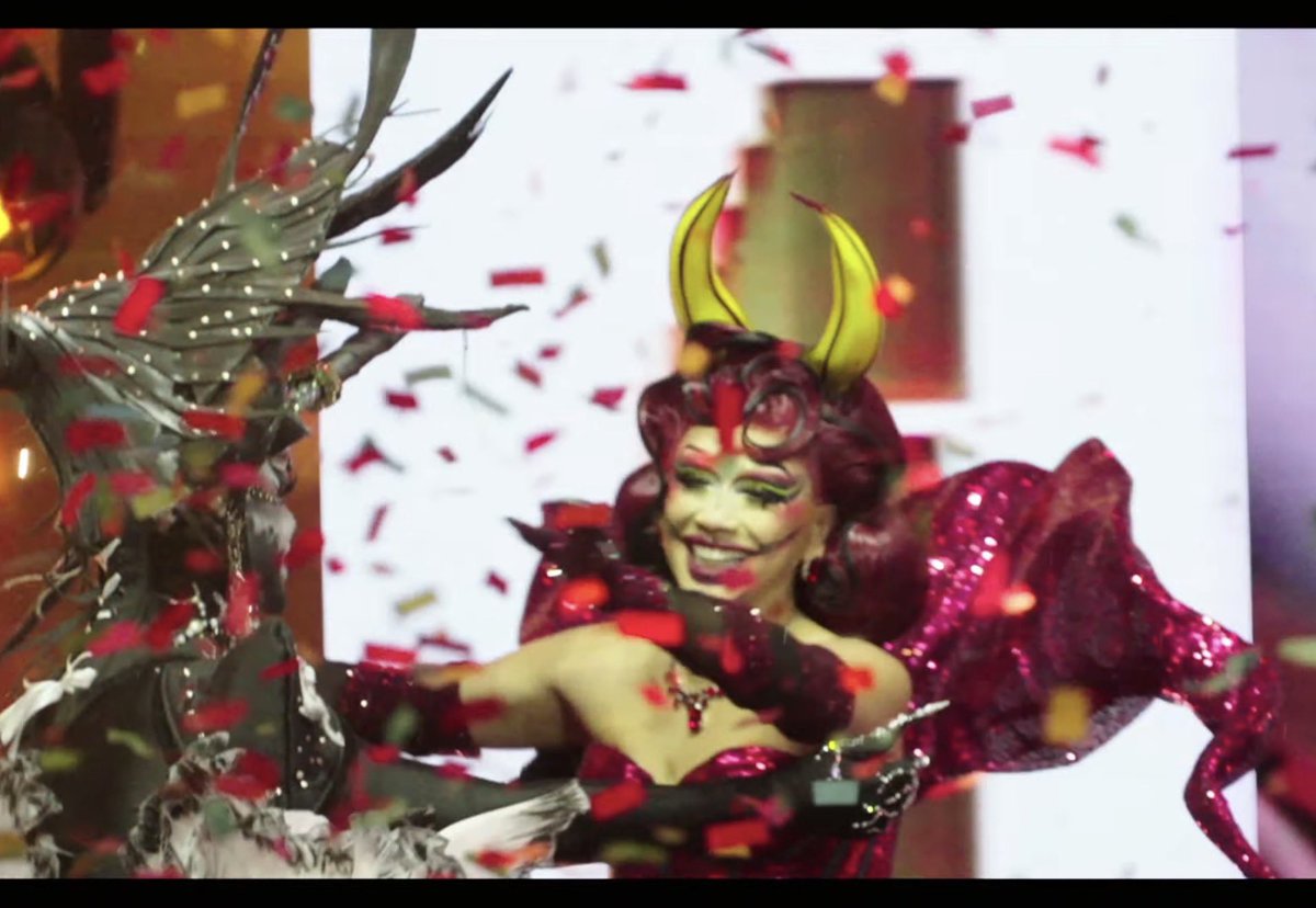 SU NUEVA REINA 👑 <a href="/NaylaDowns/">Nayla Downs</a> lo mereció desde el inicio. Gracias por tu mundo de arte y fantasía. ❤️ #LMD7 #LaMasDraga7