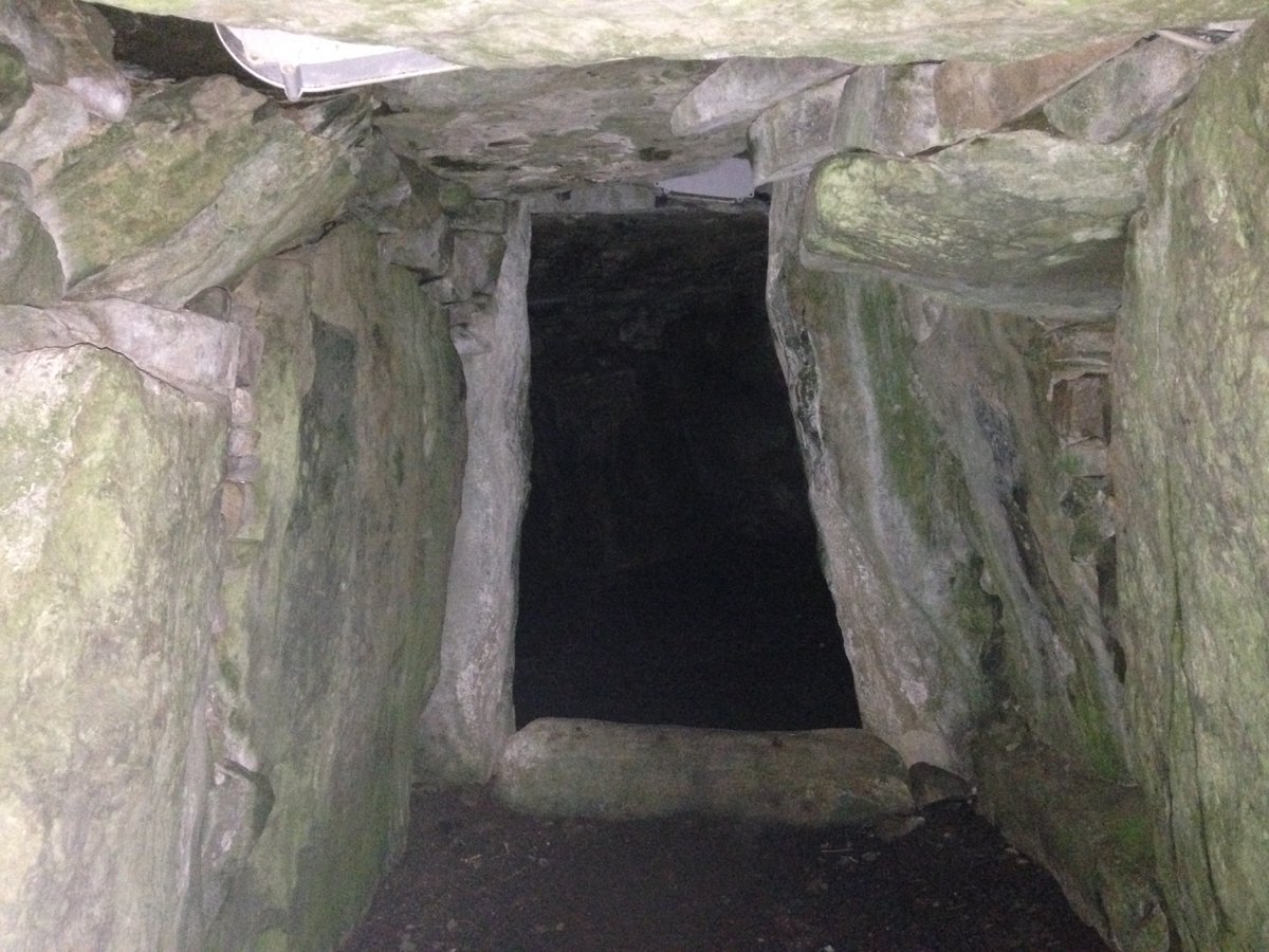 lorraineelizab6's tweet photo. 17 Dec: St Senchaid of Dubad in Uí Áedo of Brega/#Dowth #Meath (Prof Elva Johnston). Most famous for its neolithic passage grave. 1 of 3 principal tombs of Brú na Bóinne @UNESCO World Heritage Site (others are Newgrange &amp; Knowth). 📷Kafka Liz, Raemond Carolan, WF Wakeman 1903 https://t.co/cTUFLQQHXD