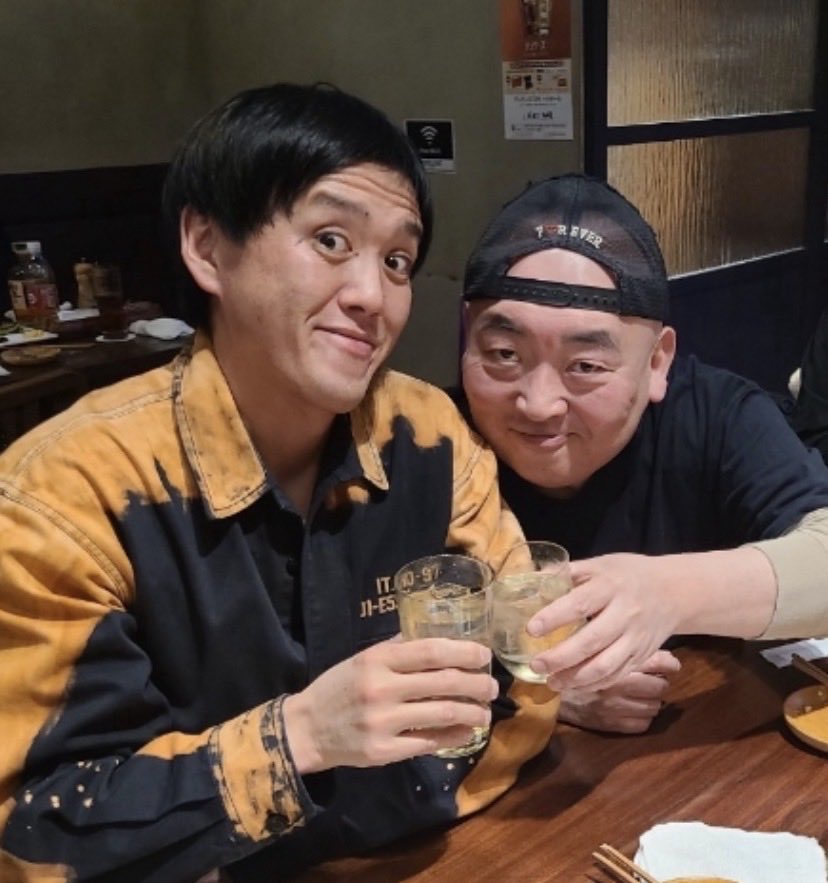 最近のイチ押しのものまねは『竹内涼真』さんのものまねらしい…
『こばたつ』から…
今年も『深谷ねぎ』が10kg‼️😱😱
届きました‼️🤣

こばたつ、いつもありがとう‼️😆🙏
今回も美味しくいただきます‼️🫡

ただ…
こばたつ…

しーて言うなら…

ネギ5kgでいいです🤣🤣