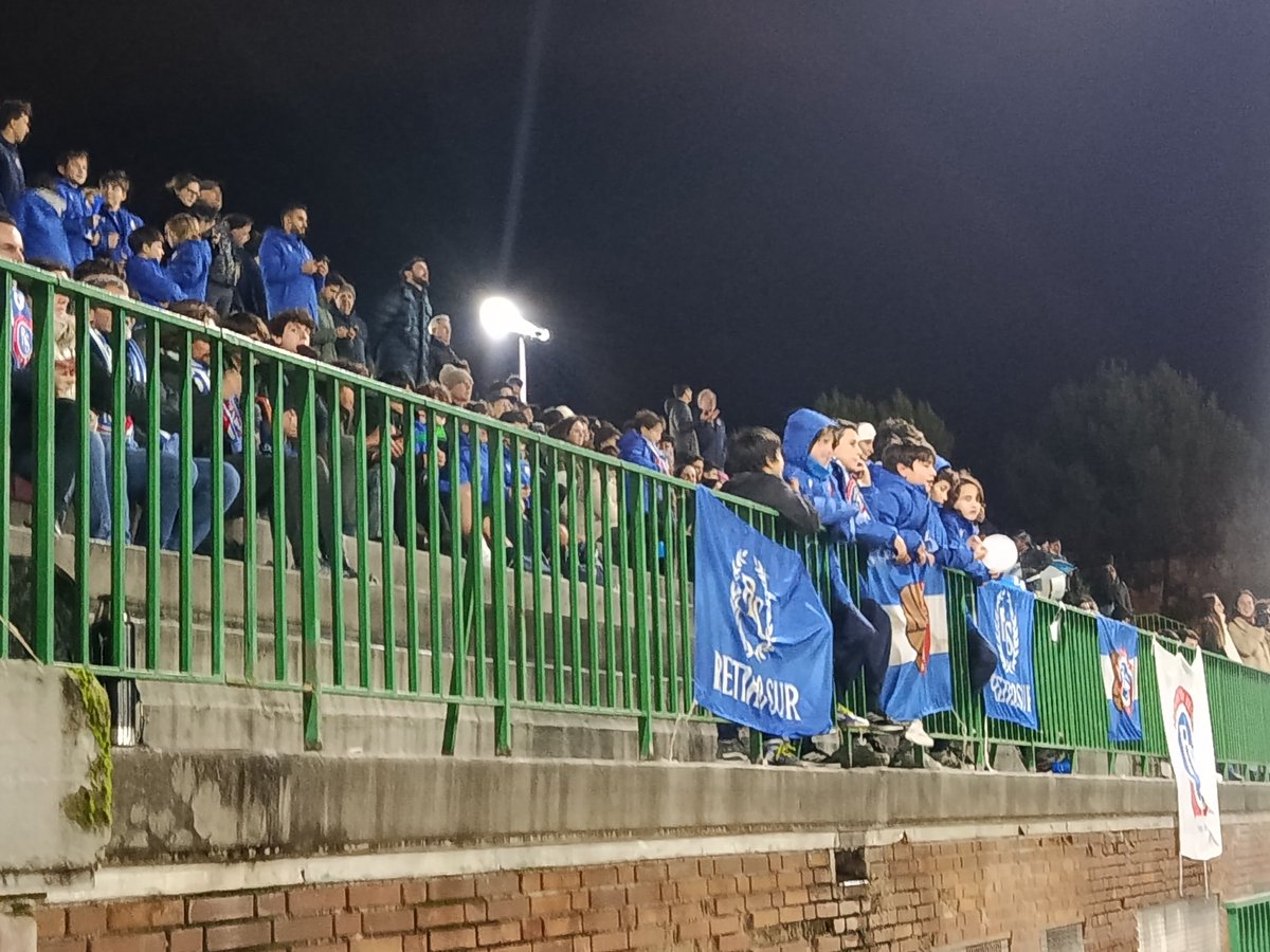 DDFM2_0's tweet image. And @clubargentinoES won it at the death 1-2! Congratulations to them and their excellent opponents @cdretirosur Most of all congratulations to a really supportive crowd for both teams 👏🏻👏🏻

Great start to the second round of the Copa de Aficionados @RFFM_oficial 🎉