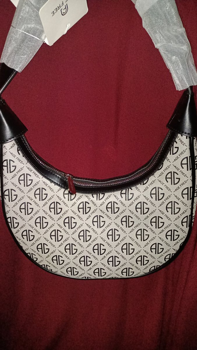 gurllstufff's tweet image. WTS age free shoulder bag. new ya belum pernah dipakai sama sekali

💸 75.000
✨ bisa shopee / kirim manual
💫 harga sudah inc admin shopee + packing