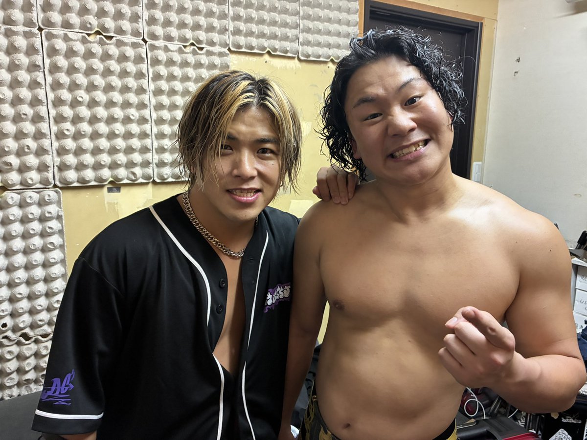 リアルヒップスター！

いつぶりに組んだかな？

拠点も違えば上がっている団体も違う。
もうタッグを組むこともないのかなと思っていたけどまた組めて心の底から嬉しかったです😋

やっぱり純さんとのタッグが断トツです✊

まだまだ追っかけます🤝

#REALHIPSTAR
#WeLoveWrestling