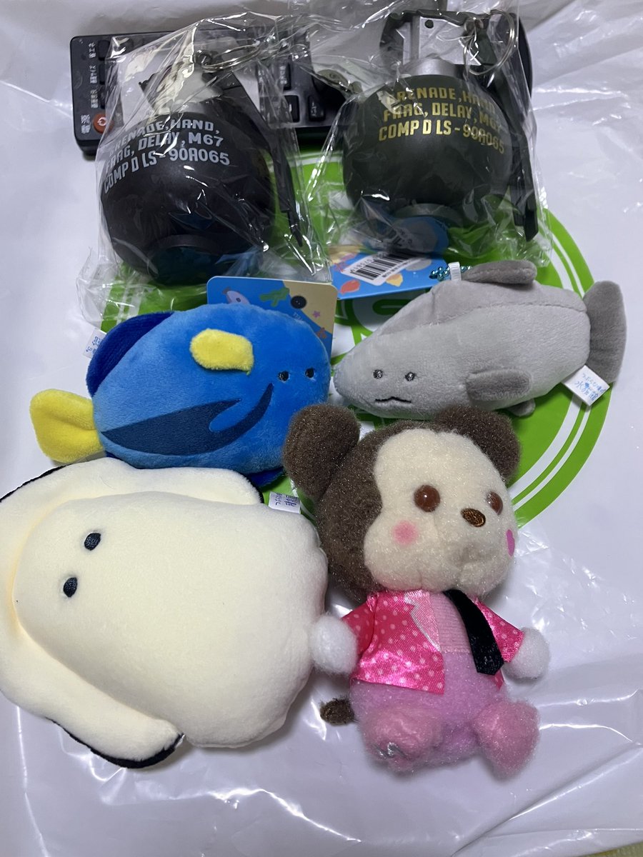 今日のゲーセン。水族館の魚シリーズ、と手榴弾2個😆