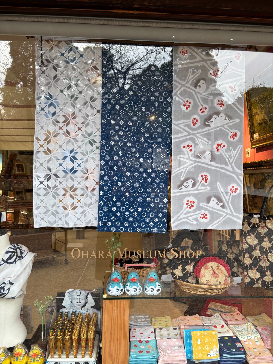 大原美術館ミュージアムショップ本店では、クリスマス商品を展開中