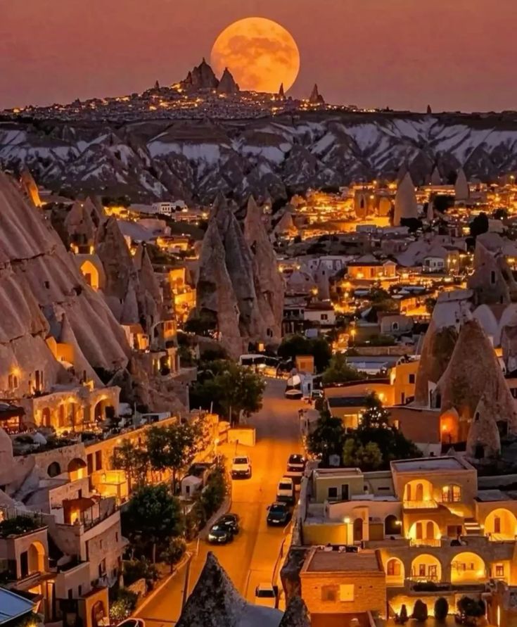 malak00a65's tweet image. #مسابقه_الشعلانة
مناظر طبيعية خلابة
شروق الشمس في كابادوكيا
غروب الشمس
تصوير سياحي
رحلات شهر العسل