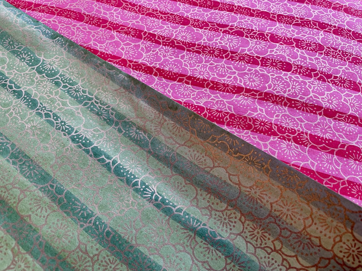 染まりました〜
＃おりがみ会館
＃染め紙工房