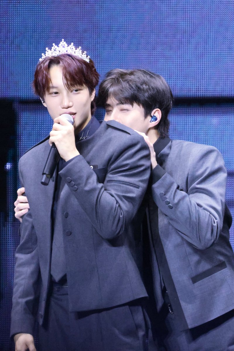 yihanhan_'s tweet photo. 251214 EXO'verse
두 막내가 너무 귀여워요
#EXO #EXOverse #EXOverseFanmeeting
#SEHUN #세훈 #카이 https://t.co/VnCMzA5VgJ