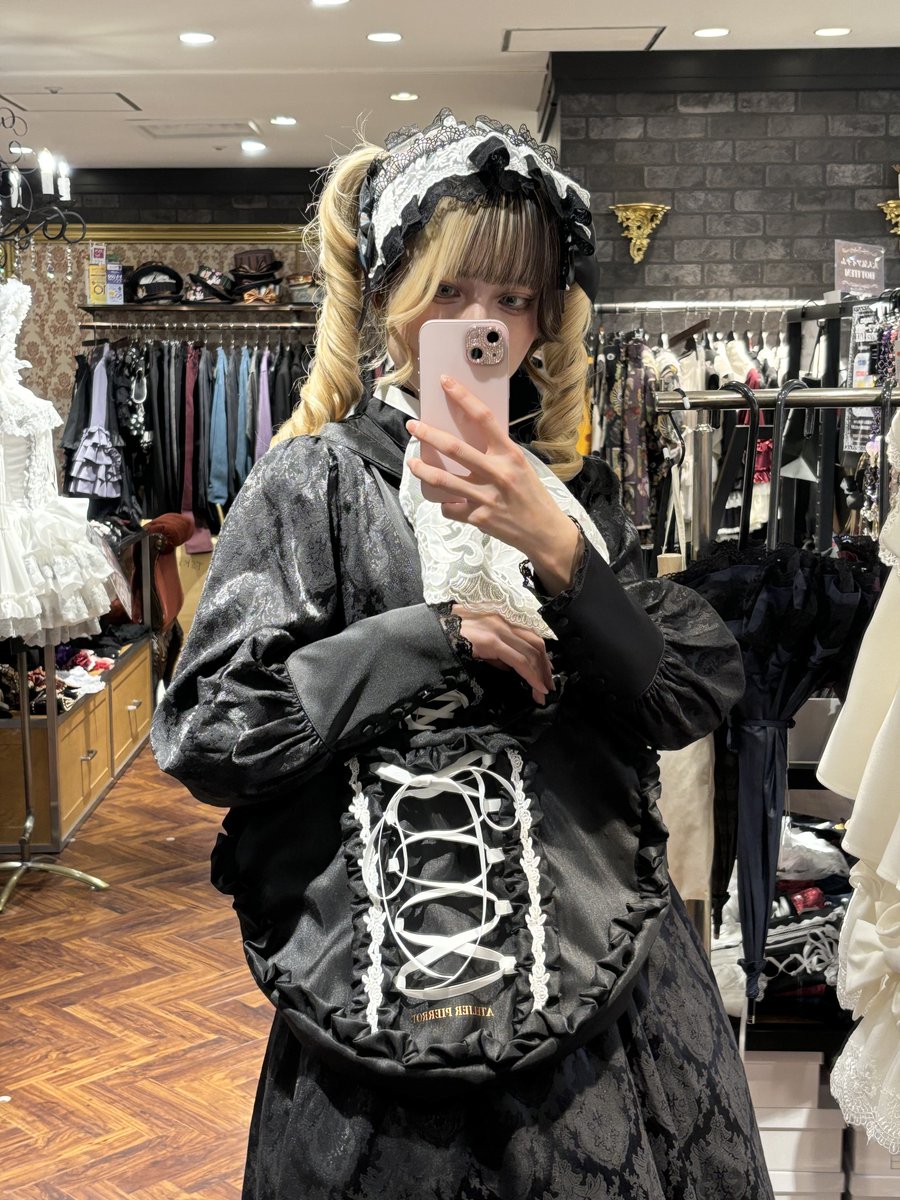 ✨𝐍𝐄𝐖✨ 【ATELIER PIERROT】 Lace up Ribbon Heart Bag ¥7,480