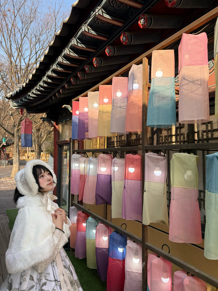 ahoh_030's tweet photo. 민속촌 놀러왔어요! 캐릭터들 한번도 못봄.. https://t.co/jrHPtkGO2I
