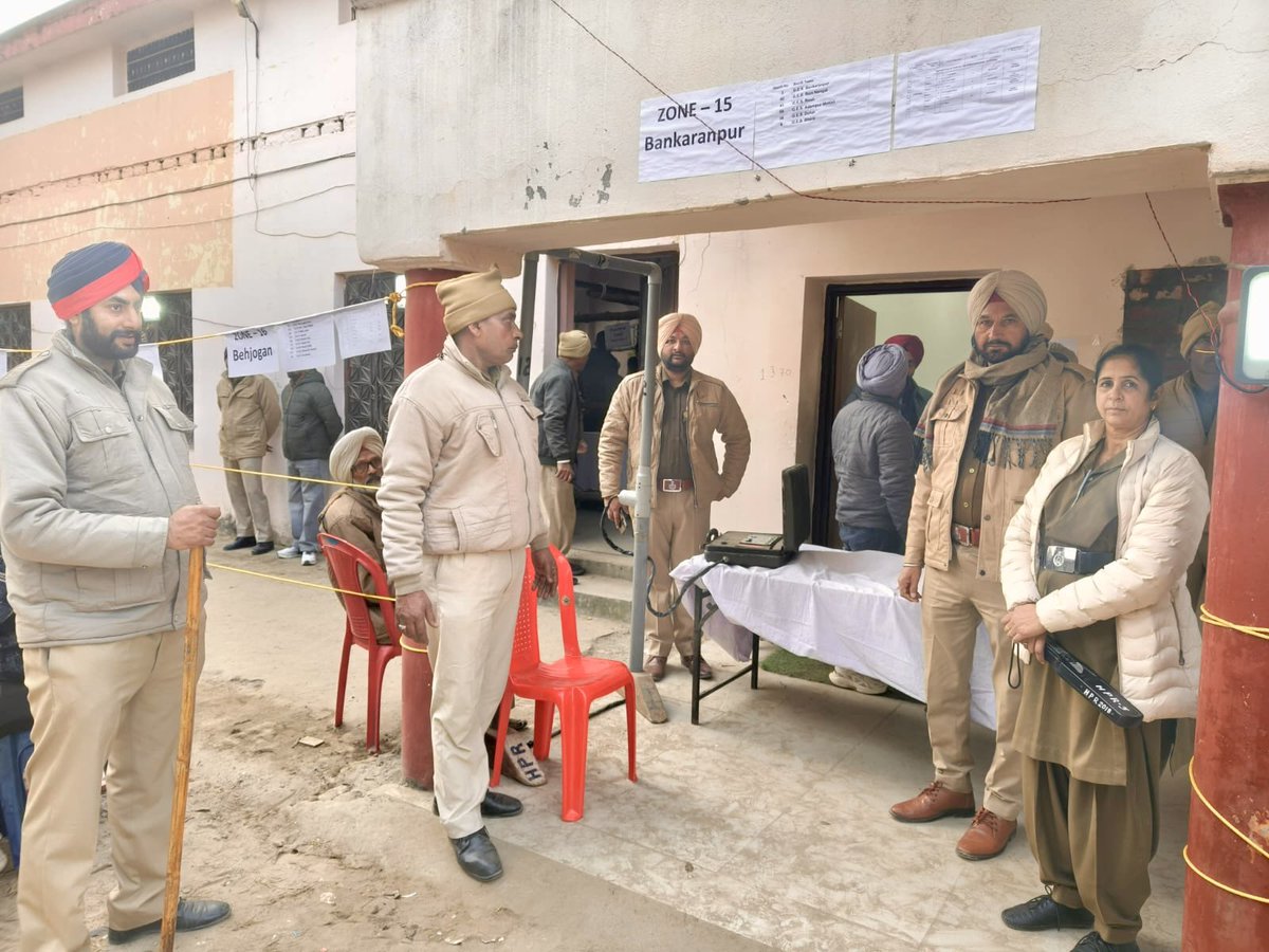 PP_Hoshiarpur's tweet image. Hoshiarpur Police has put in place robust security arrangements at counting centres to ensure a peaceful, impartial and secure vote counting process.

#ElectionSecurity #CountingDay #LawAndOrder #PeacefulProcess #PoliceOnDuty