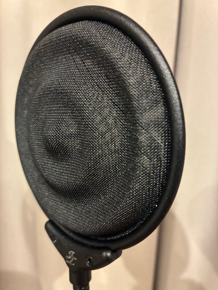 SSL_Japan's tweet image. #JZ マイクの ポップガードはこの渦のような形状が特徴です🌊🌊

#レコーディング #ボーカル #DTM