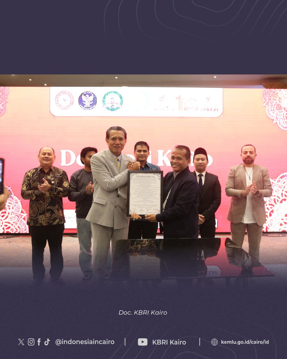 IndonesiaCairo's tweet photo. Forum ini membahas isu-isu strategis diaspora sekaligus merumuskan Deklarasi Kairo 2025 sebagai hasil pemikiran bersama. https://t.co/586AGuIYs6