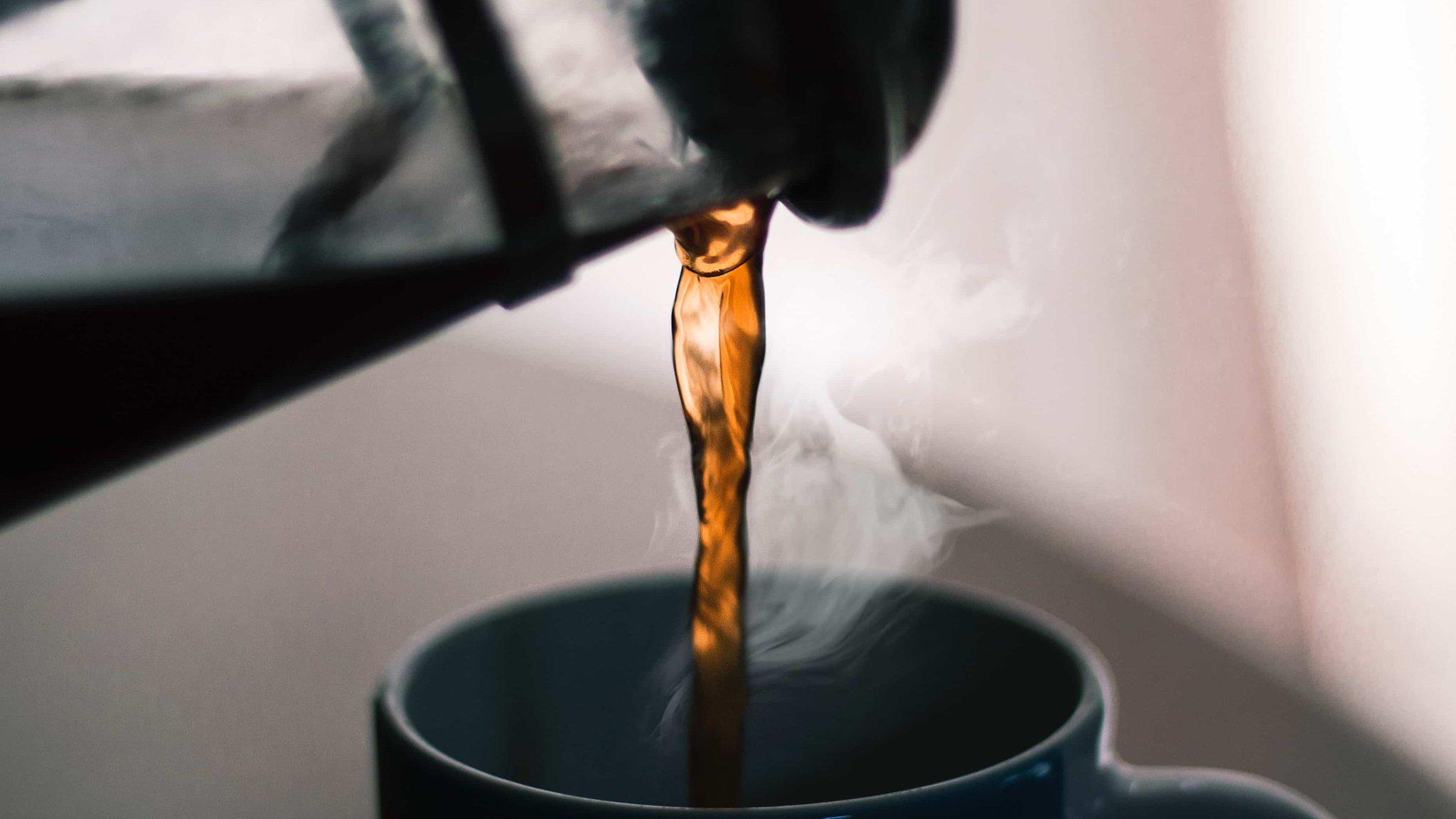 مع الطقس البارد.. تجنب الإفراط بالمشروبات الساخنة فقد يقود إلى هذا النوع من السرطان 