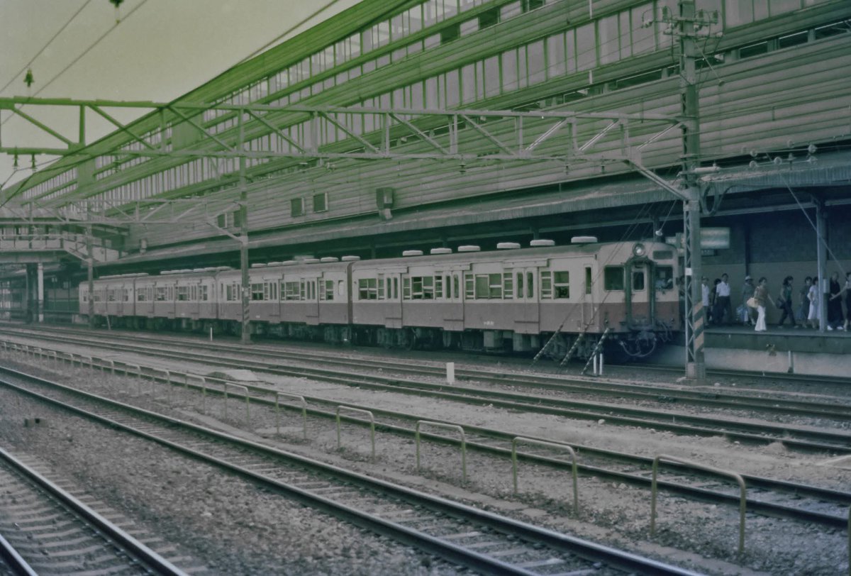 1979年夏ごろ 京都駅には一日中いたと思います。奈良線はまだキハ30系