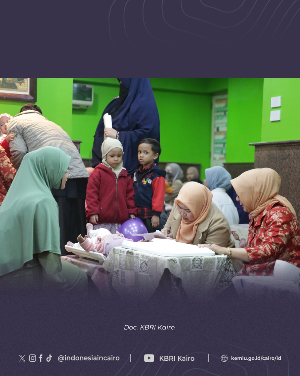 IndonesiaCairo's tweet photo. Kegiatan ini meliputi penimbangan dan pengukuran tinggi badan balita/batita, layanan konsultasi kesehatan ibu dan anak oleh tenaga medis WNI, https://t.co/cgA5MSZGgK