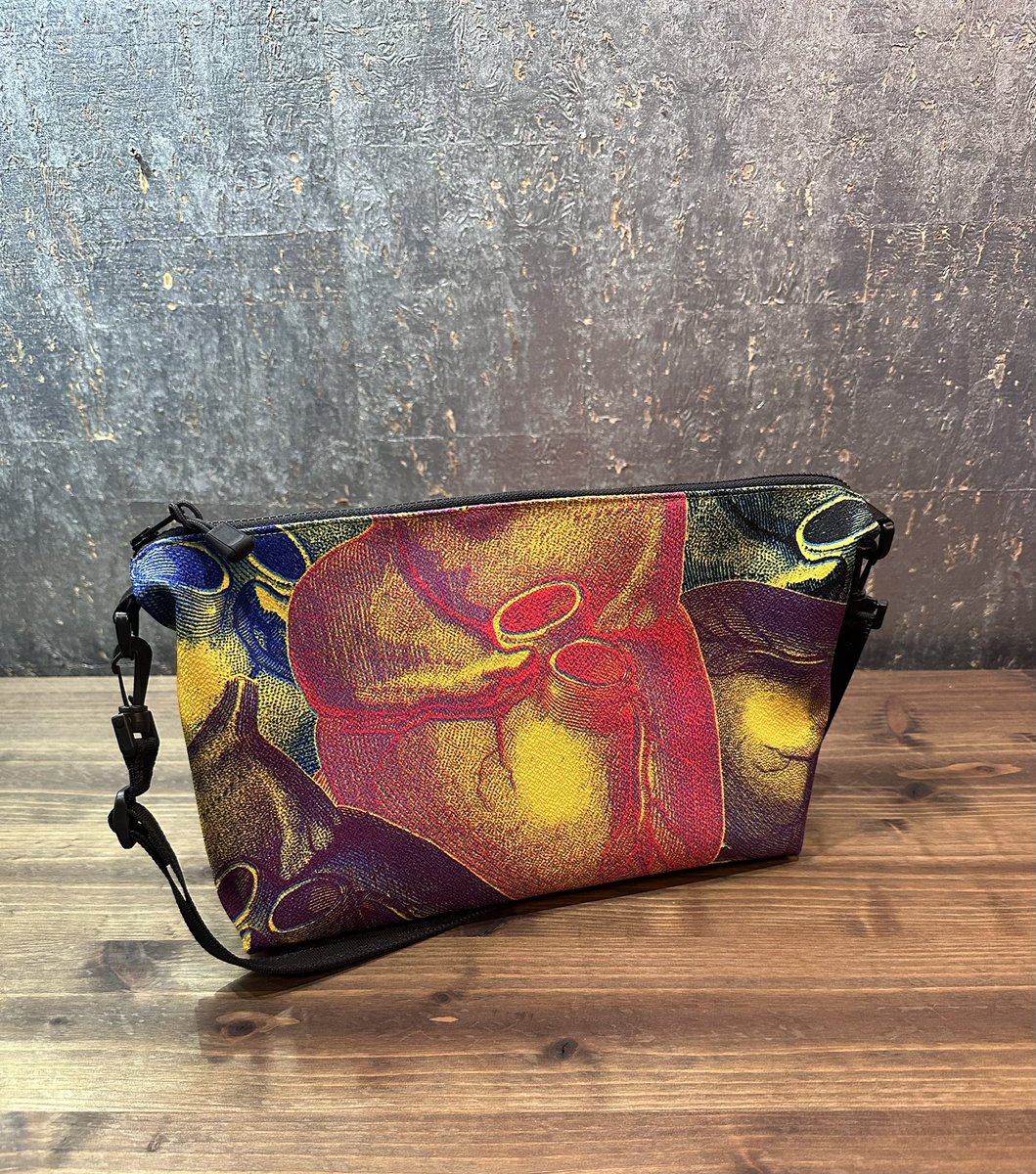 新作ボディバッグ 《群れたがる心》 今夏の新作デザインを初めてラージ