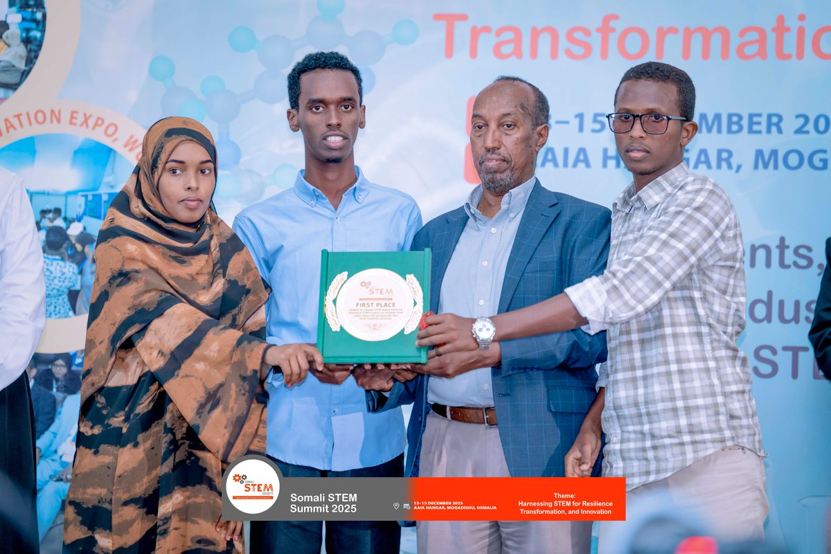 Hal-abuurayaasha STEM waxaa si rasmi ah loo guddoonsiiyay abaalmarinta ay ku mutaysteen, iyadoo lagu aqoonsaday hal-abuurkii ay soo bandhigeen iyo dadaalkooda

#SomaliSTEM #SomaliSTEMSummit #Award #Success #Development