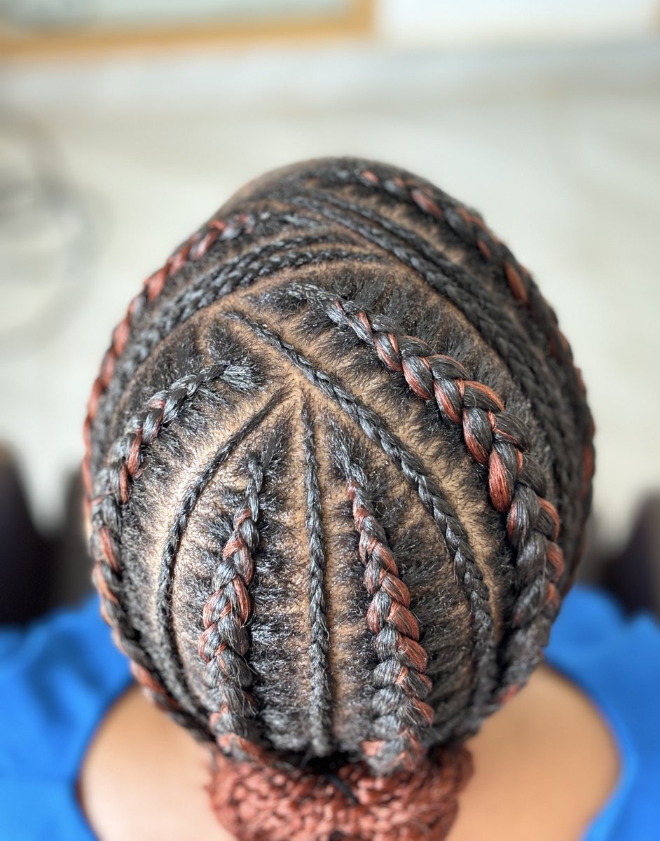 Ajalo_'s tweet photo. Book your appointment for all braids Haistyles 
Call or WhatsApp 0752063636 https://t.co/cAFyaY6f55