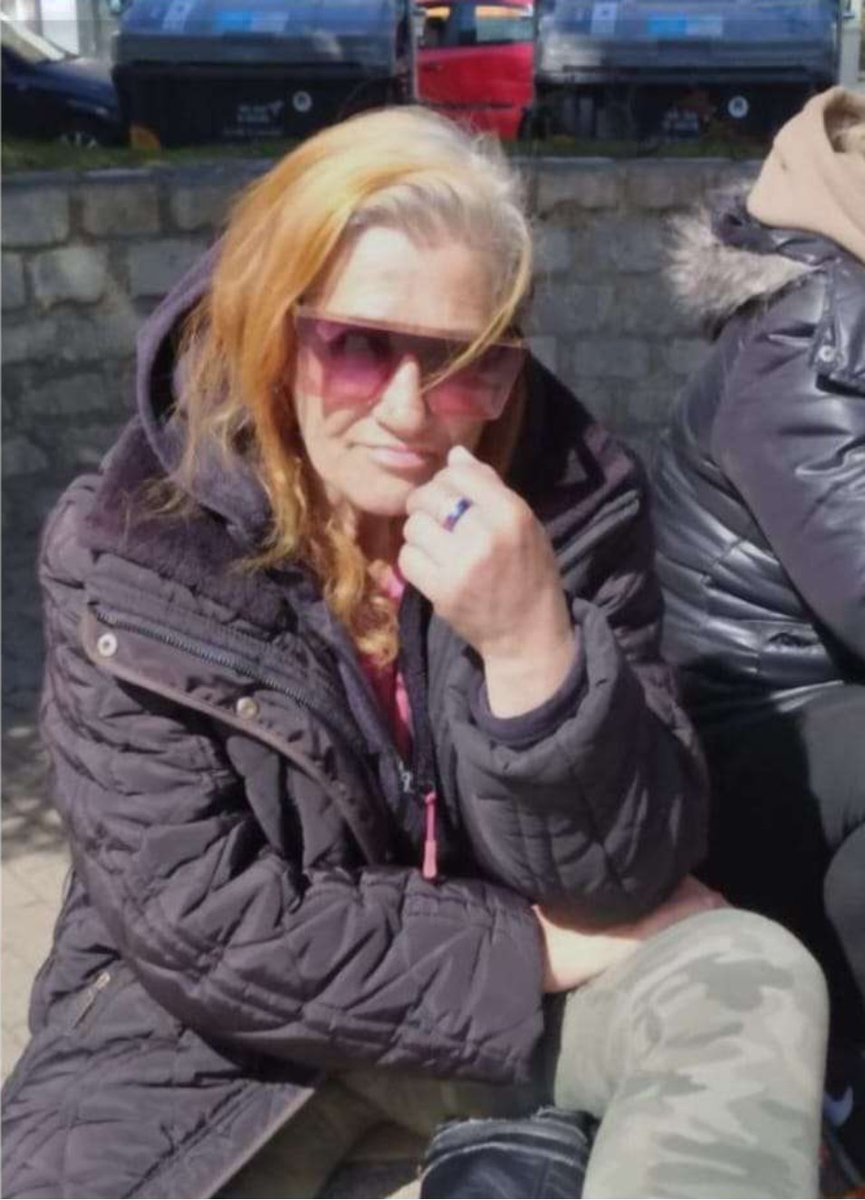 DaniMayakovski's tweet image. Esta es Montse, una mujer de 63 años, que murió en la calle de frío, sola y hambrienta en la ciudad de Collado Villalba (Madrid), después de que la fascista del PP, Mariola Vargas, la desahuciara de un piso público.

Mientras los fondos buitres acumulan miles y miles de viviendas…