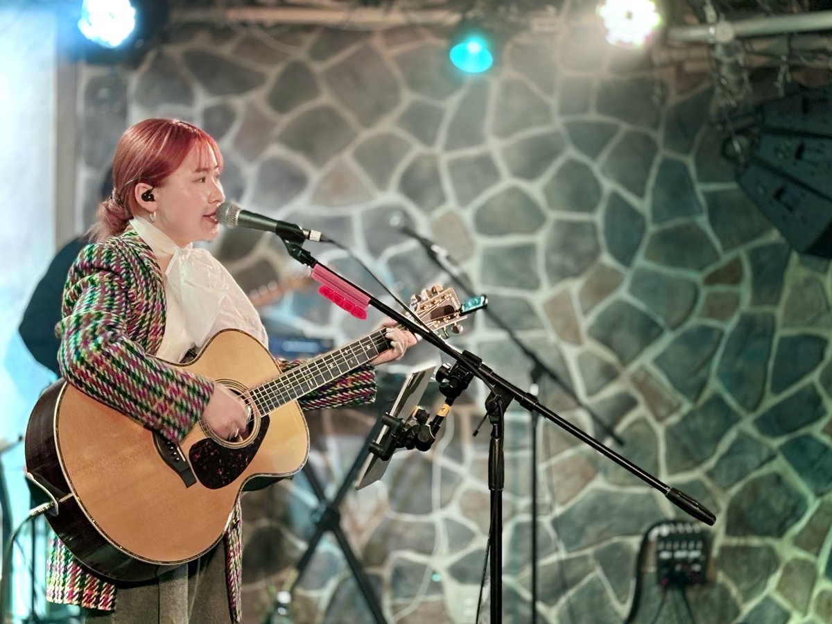 yamaha_acogt_jp's tweet photo. シンガーソングライター #みきなつみ さんの自主企画ライブ【Miki Natsumi presents『Sweet Circle』at LIVE STUDIO LODGE 】 へお伺いしました✨
@723catlove 

LJ36AREを全曲で使用いただきラップテイストとアコギのナチュラルサウンドが融合する新しいスタイルに魅了されました💫 https://t.co/f1EPjuIKhD