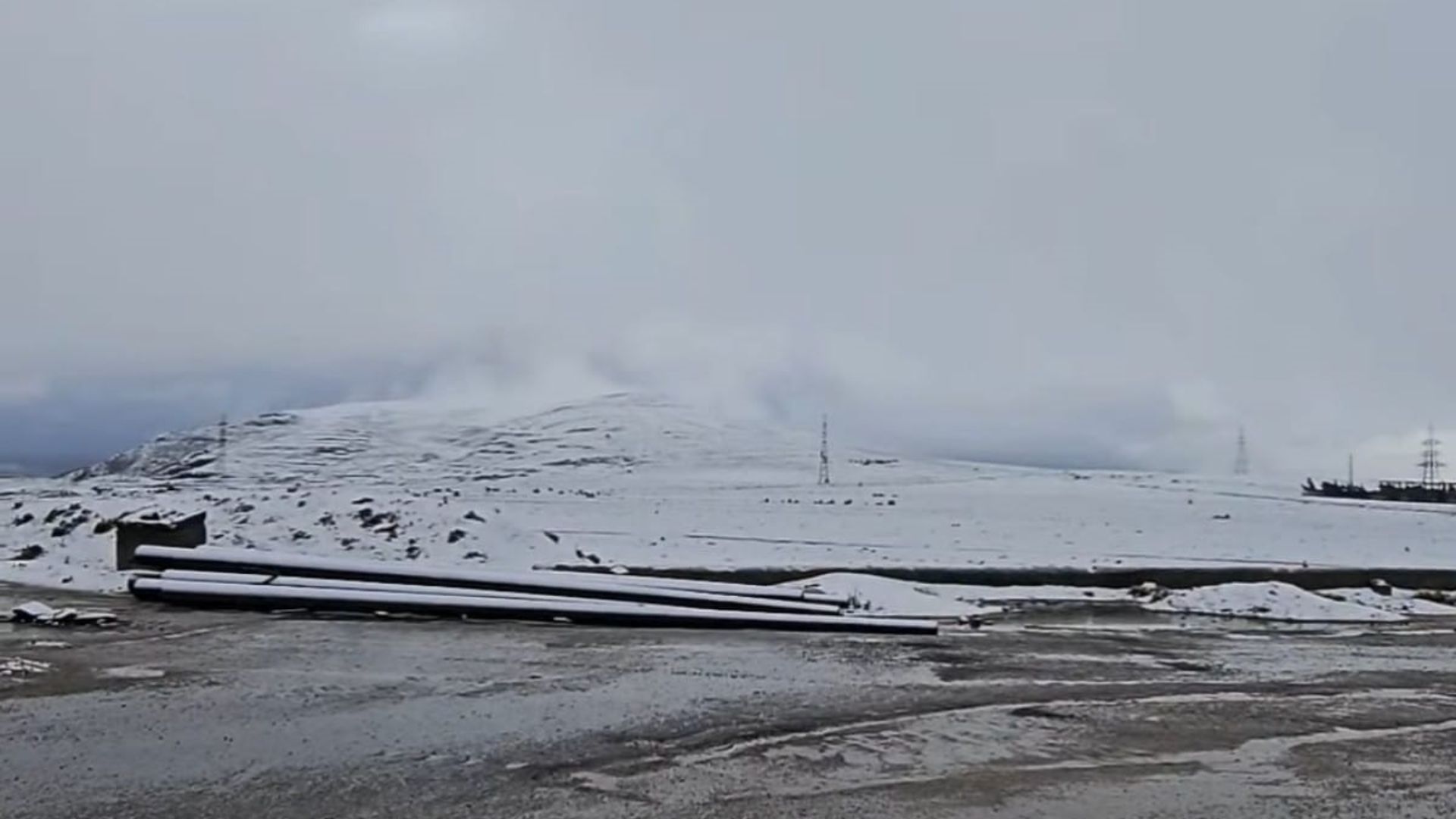 المناطق الجنوبية من الطفيلة تشهد تساقطا لزخات ثلجية #الأردن 