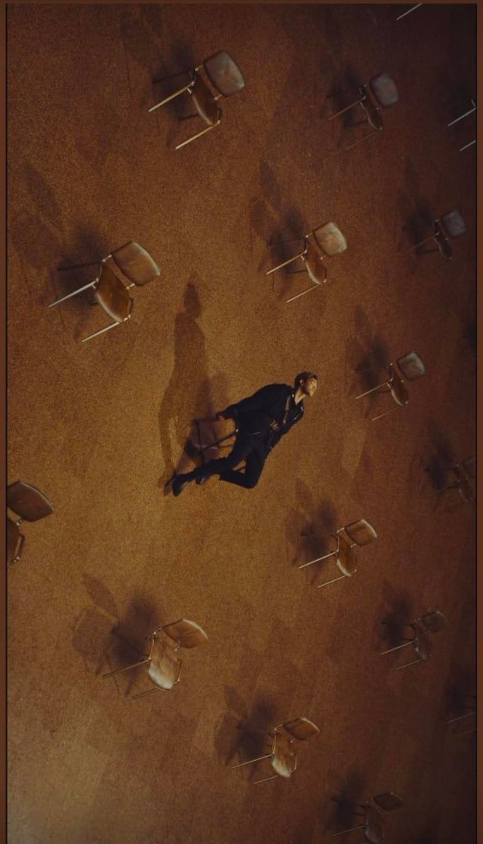 Hepimiz gerçek bir hayalin içindeyiz. Yoktan var edilmiş ateşleriz. İmkansızlıkların içinde doğmuşuz. Ama yine de varız. “

~ Rahatlama Kitabı ~