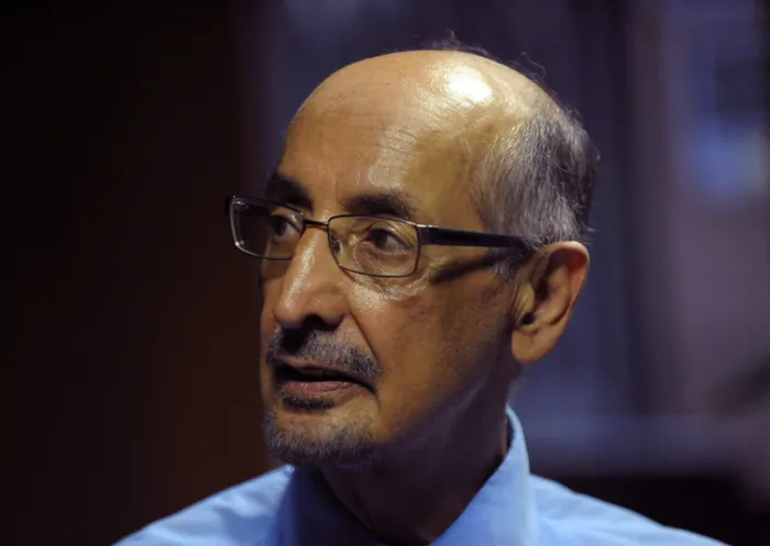 KayaNews's tweet photo. BREAKING NEWS: Nelson Mandela's lawyer Ismail Ayob has died at the age of 83.
Ayob represented Mandela in the 1970s during his imprisonment and in various matters after his release.
#KayaNews #Ayob SM https://t.co/vzYb5lSDtK
