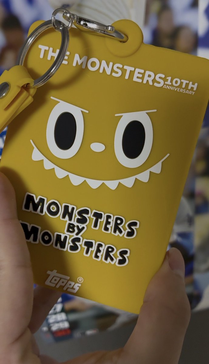 Topps Chrome®Labubu シリアル＆リフレクターセット（マグホ） 忘れた