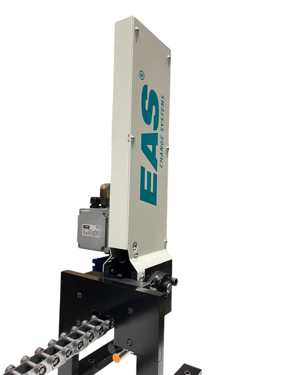 💥 Change faster, work smarter.
The EAS travelling die clamp (ETDC) is intended to automatically clamp tools on the upper bed of the press. 
🔗 easchangesystems.com/etdc-travellin…
#DieSolutions #InnovationInClamping #DieHandling #DieLifter #PreRoller #TradeShow