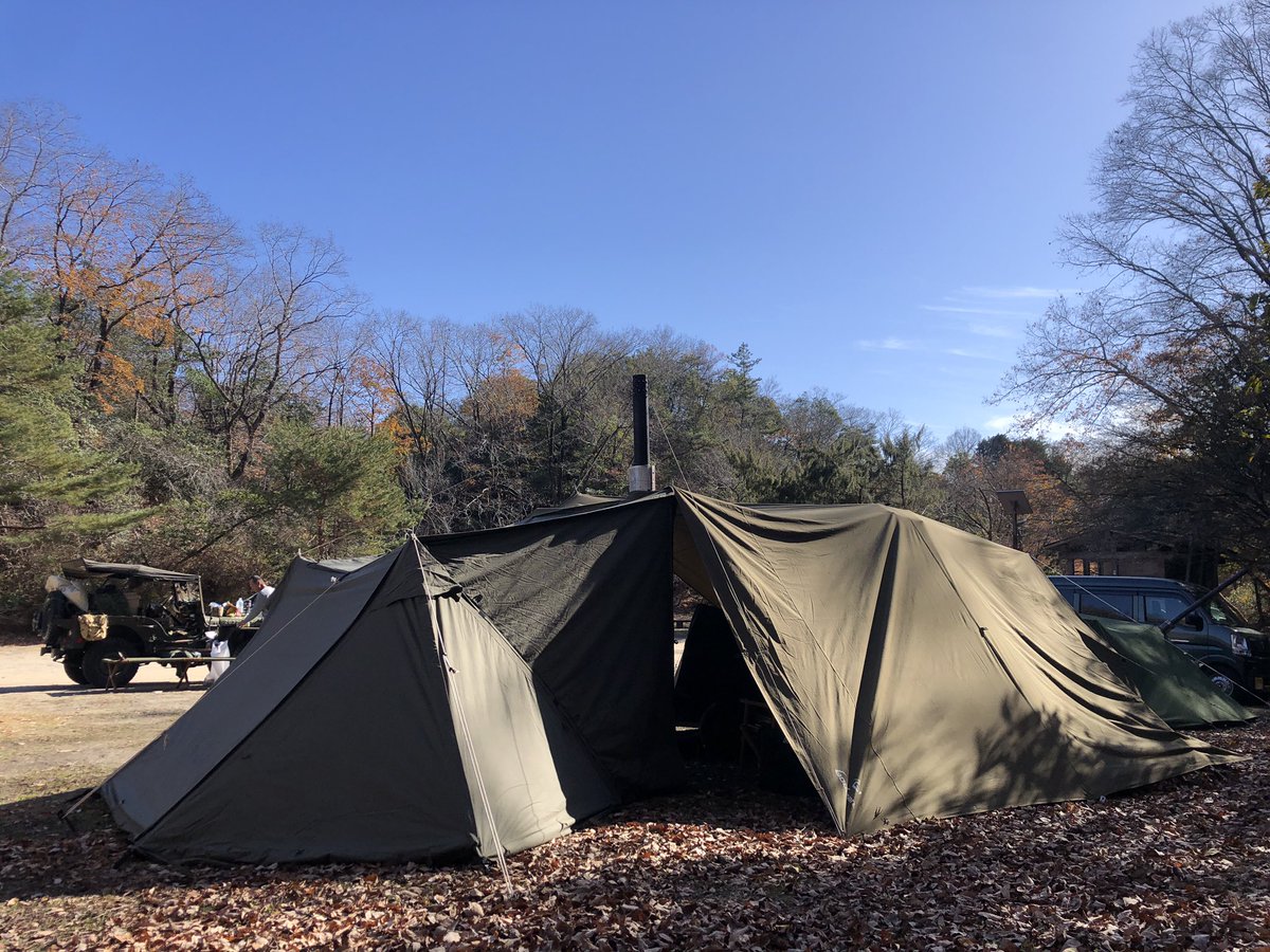 onehearttomo2's tweet photo. 週末は雨濃厚ですね☔️

今年最後の軍幕夜宴會は米軍シェルターハーフの予定やったけど、先週同様FOXBASE EVOにしよかな。
広いし中で立てるのが◎
腰に優しいの🥹www

軍物MIXで楽しもう( ¨̮ )♫
#軍幕夜宴會
#米軍装備
#FUTUREFOX
#FOXBASEEVO https://t.co/gsZu5LSGic