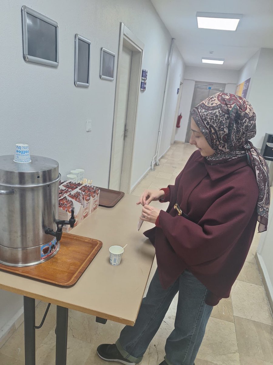 📍Gerze

#MevlanaHaftası vesilesiyle öğrencilerimize sahlep ikram ederek Mevlana konulu belgesel gösterimi yaptık.

#GSBYurtları 🎥☕️