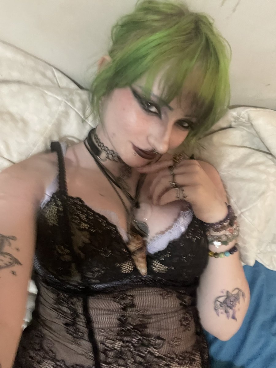 ★ BVEE // Misses Halsey 🦋 tweet media