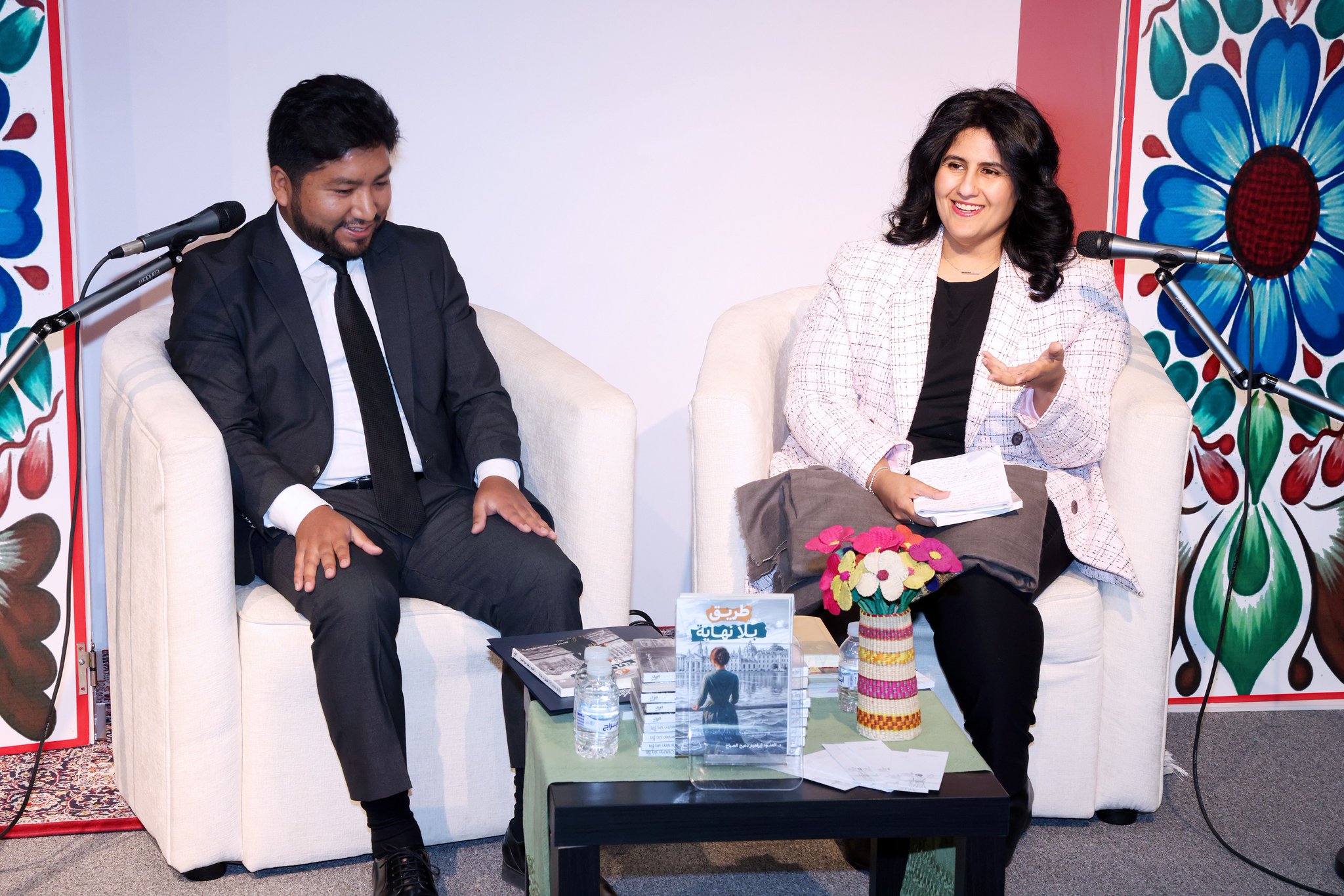 سفارة بيرو لدى الكويت أقامت حفل التدشين الرسمي للمجموعة الشعرية الجديدة للشيخة الدكتورة العنود الصباح. المجموعة بعنوان «طريق بلا نهاية».. صادرة باللغتين العربية والإسبانية. ضمن احتفالات الذكرى الخمسين لإقامة العلاقات الدبلوماسية بين البلدين 