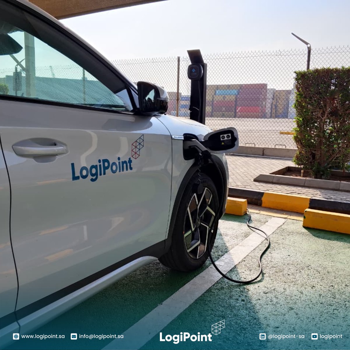 LogiPointSA's tweet image. لقطات من تدشين #لوجي_بوينت لأسطولها من المركبات الكهربائية، في خطوة تعكس التزامنا بالاستدامة التشغيلية انسجامًا مع #رؤية_السعودية_2030. ⚡🌱

Highlights from #LogiPoint’s EV fleet launch, reflecting our commitment to sustainable operations aligned with #Vision2030. ⚡🌱
