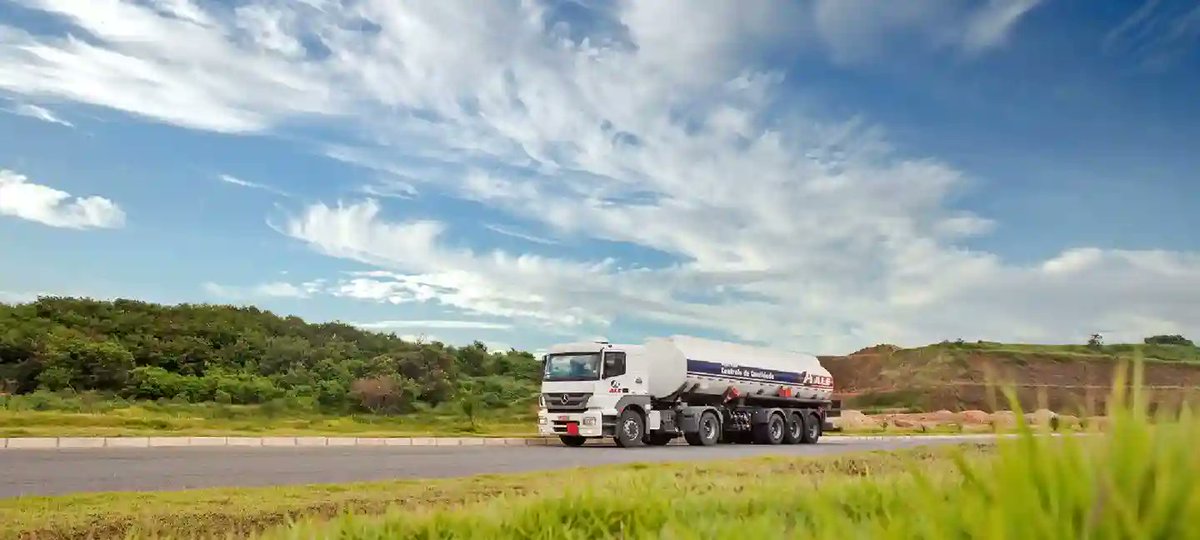 BroadsheetAsia's tweet photo. THAILAND AND LAOS TIGHTEN FUEL EXPORT CONTROLS

Thailand and Laos have intensified controls on oil exports to prevent fuel from reaching conflict zones along the Thai-Cambodian border.

https://t.co/eaY2zEymcl

#Thailand #Laos https://t.co/nHWOLgDZg4