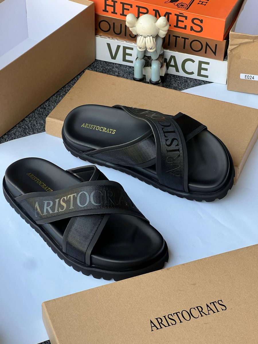NolimitSol's tweet photo. Quality slippers Available‼️
40-46
#44k
📍Lagos (Nationwide Delivery)
WhatsApp 09034625206
#FaroukAhmed #AlikoDangote #FIFA #AFCON2025 #NSPPD #peller GM CT https://t.co/ipPX00vxwG
