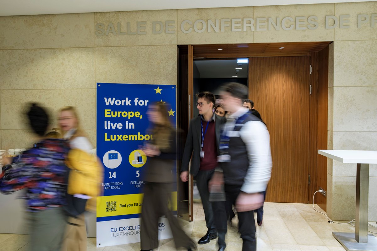 CourUEPresse's tweet photo. Près de 200 stagiaires des institutions de l’UE à Luxembourg 🇪🇺✨

La semaine dernière, nous avons participé à l’événement de speed networking #ExcellenceHubsLuxembourg pour présenter les opportunités de carrière à Luxembourg, via le Legal Hub ⚖️. https://t.co/qmvkkU4ApZ