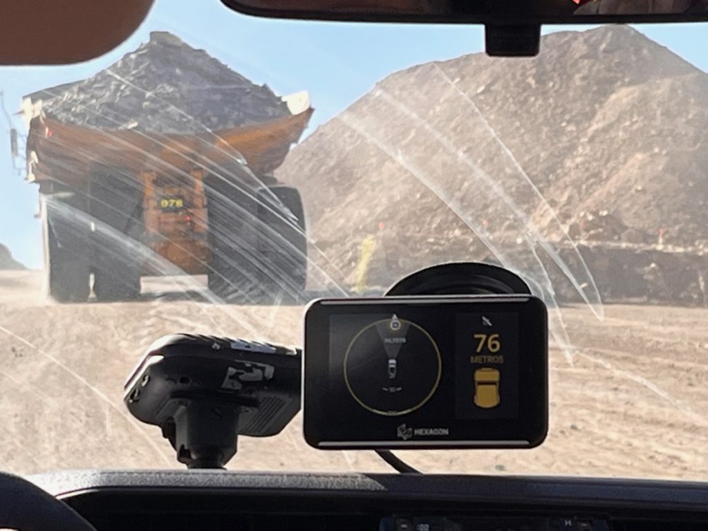 im_mining's tweet image. #Copper miner @CodelcoChile &amp;amp; mining tech leader @HexagonAB sign a MoU aimed at exploring, developing, validating &amp;amp; implementing advanced digital solutions at #Codelco mines including #CAS, #fatigue monitoring, #FMS, assisted #drilling &amp;amp; truck #autonomy shorturl.at/Sl4VU