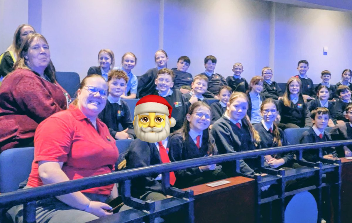 BirstallAcad13's tweet image. #TeamBirstall has arrived at @theLBT 🎭✨ We’re ready and waiting for the curtain to rise on this year’s performance of Beauty and the Beast. Oh yes we are! 🌹 #PantomimeMagic #FestiveFun