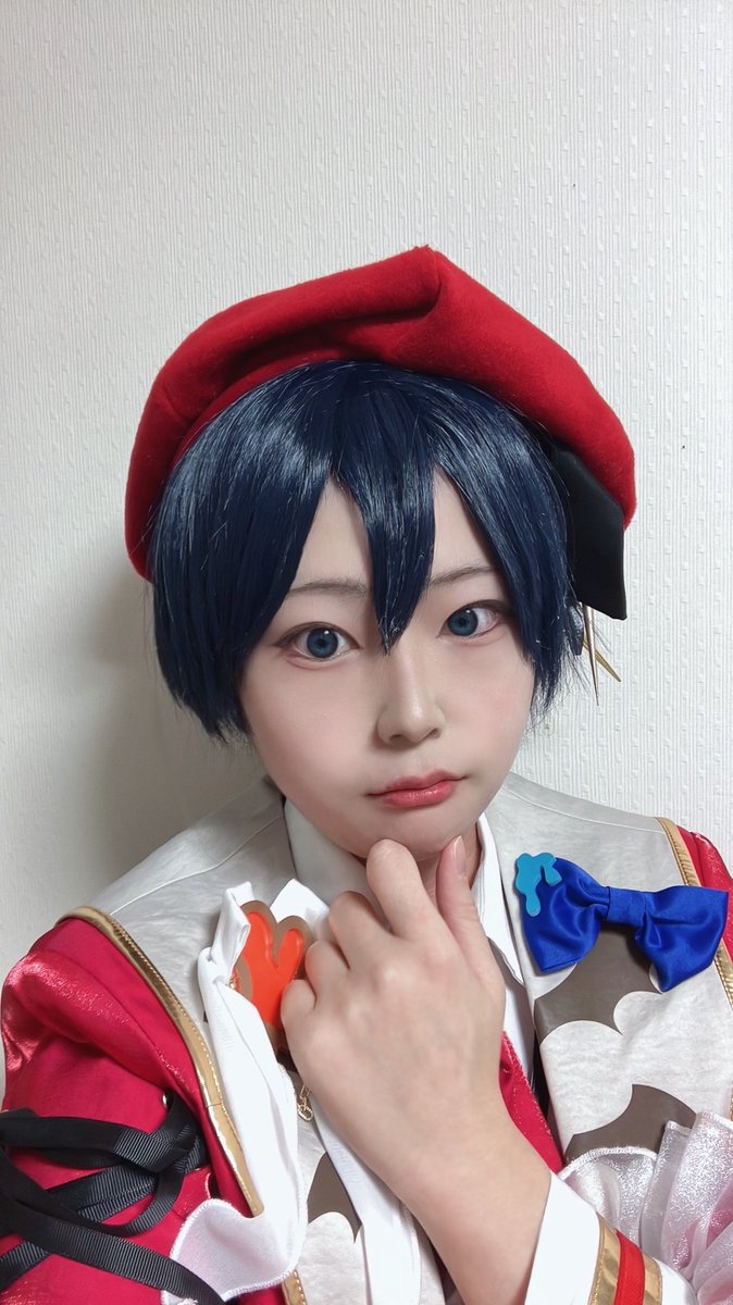 ⚠️cosplay 宅コス、カラコン加工有り🏠
お誕生日なので久しぶりにほっけーさんになってみた！！定期的にコスプレすることは大事やな……
(ウィッグがすこし納得いかないので今度ゆっくり直す〜)