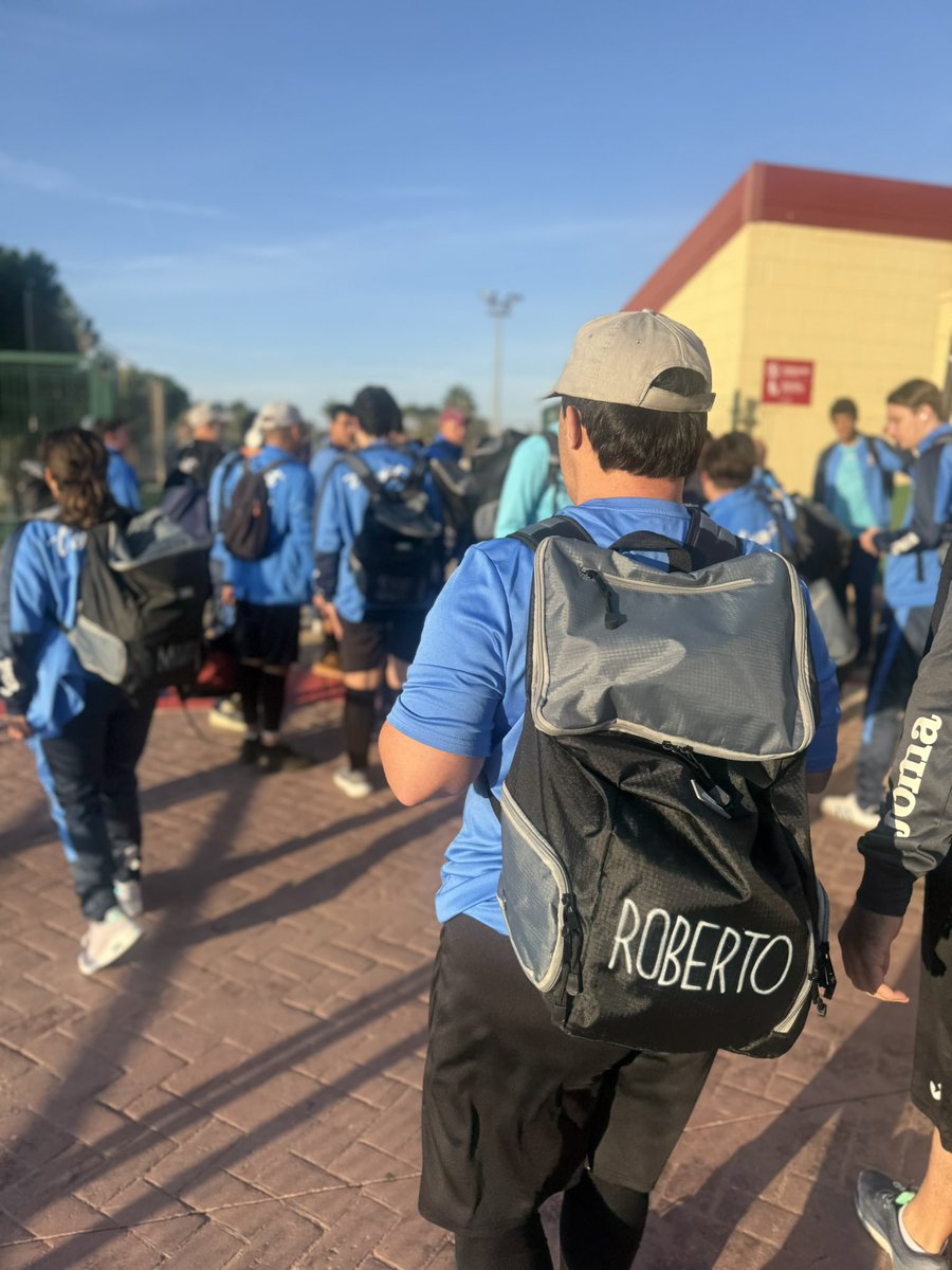 perifollogarcia's tweet image. Para que os hagáis una idea de lo increíble del proyecto del #SportingAlaquasInclusivo
La @Fun_Realmadrid atiende a unos 500 chicos, tal como ellos indican aquí.
Nuestro humilde club atiende a 70 jugador@s.
Pensar en los recursos d unos y otros, porque la proporción es curiosa 😉