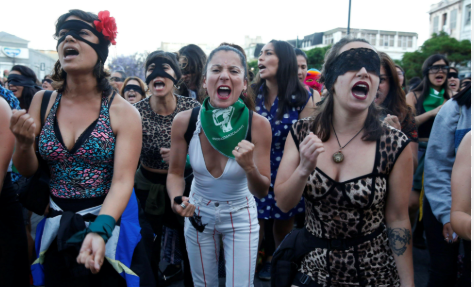 Iherreraa's tweet image. - Oye, Monsalve violó a una funcionaria.Vamos a marchar?
- No, Monsalve es del gobierno
- Oye, acosaron sexualmente a 3 mujeres en La Moneda. Vamos a marchar?
- No, es que eso pasó en nuestro gobierno.
- Kast salió presidente. Vamos a marchar?
- Si, luchemos por nuestros derechos