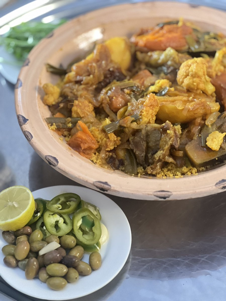 لي مبحبش الزيت زيتون ميقدمش 😂🤣
أول مره ندير مأكله بيضه عليم الله ماحلوه🤣