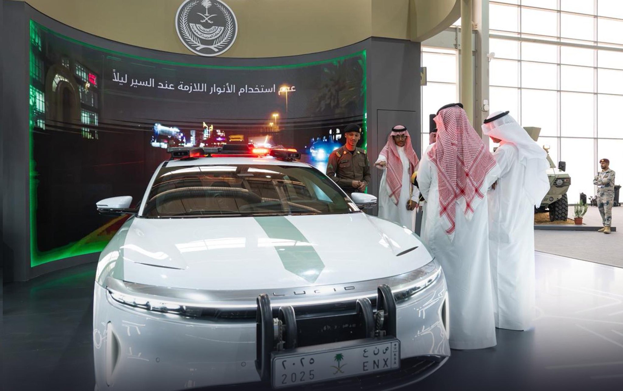 البلاد | صنع في السعودية الأمن العام يستعرض بوابة أمن في جناح وزارة الداخلية بـ معرض صنع في السعودية2025. صحيفة البلاد | وزارة الصناعة والثروة المعدنية | | 